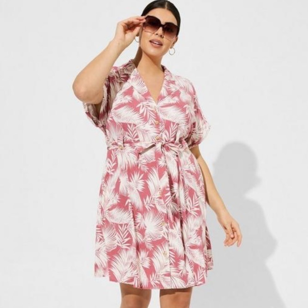 NEW Torrid Rayon Slub Button-Front Collared Pink/ White Palm Tropical Dress 4X